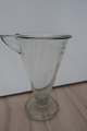 ViKaLi 
presents: 
A good old 
tool for 
measuremente in 
the kitchen
Made of heavy 
glass
Measurements 
is in gram, ...