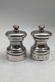 Danam Antik 
presents: 
P H Vogel 
& Co, 
Birmingham, 
England 
Sterling Silver 
Salt & Pepper 
Mill Set