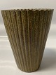 Antik Huset 
presents: 
Arne Bang 
ceramics
Vase with 
grooves
Height 12.5 
cm.