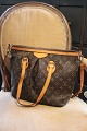 Louis Vuitton 
vintage Palermo 
handbag with 
shoulder ...