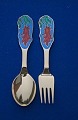 Antikkram 
presents: 
Michelsen 
set Christmas 
spoon and fork 
1994 of Danish 
gilt sterling 
silver