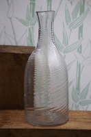 item no: Svensk snoet glas karaffel 1