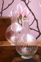 item no: Svensk karaffel i snoet glas