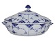 Blue Fluted 
Half Lace
Lidded bowl 
(small tureen)