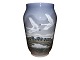 Royal 
Copenhagen
Large vase 
with flying 
swans