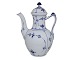 Antik K 
presents: 
Blue 
Fluted Plain
Small coffee 
pot from 
1898-1923
