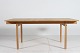 Hans J. Wegner
Dinner table 
of solid oak