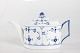 Stari Antik 
presents: 
Royal 
Copenhagen 
Blue Fluted 
Plain 
Oblong teapot 
254