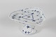 Stari Antik 
presents: 
Royal 
Copenhagen
Blue Fluted 
Plain
Triangular 
Cake stand 
19+27
