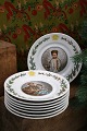 K&Co. presents: 
Royal 
Copenhagen 
Peters 
Christmas 
plates with 
Christmas 
motifs.
Dia.: 19cm...