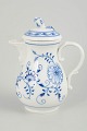 L'Art presents: Meissen, Blue Onion, small coffee pot with lid.