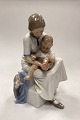 Danam Antik presents: Bing and Grøndahl Figurine - Mother and Child with Cat No. 1829