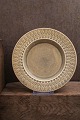 K&Co. presents: Bing & Grondahl Kronjyden small dish. Dia.: 19.5cm...