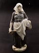 Middelfart Antik presents: Royal Copenhagen milkmaid 899