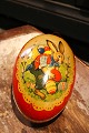 Old Easter egg in painted cardboard from the early 1900s...