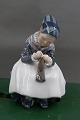 Royal Copemhagen porcelain figurine No 1314, Amager girl ...