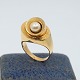 Antik Damgaard-Lauritsen presents: Ibsen & Weeke; Ring in 14k gold set with a pearl