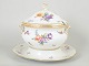 L'Art presents: Royal Copenhagen Saxon flower, large tureen with stand.