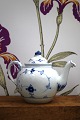 K&Co. presents: Rare, small mini teapot from Bing & Grondahl in Blue Fluted / Blue Fluted. B&G93. Height: 12cm...