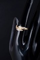 8 karat guldring med hvide sten.