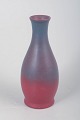 L'Art presents: Van Briggle, vase.