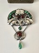Karstens Antik presents: Very beautiful Art Nouveau brooch in silver adorned with amber and chrysoprase