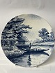Villeroy & Boch, Platte Man in a boat loaded with hay. ...
