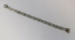 Arm- and neck jewellery