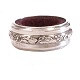 Aabenraa Antikvitetshandel präsentiert: Georg Jensen sterlingsilber Tropfenfänger für eine Weinflasche #428. D: ...