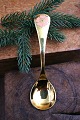 K&Co. presents: Year's Christmas spoon from Georg Jensen (1976) in gold-plated sterling silver with enamel flower.