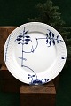 K&Co. presents: Mega mussel dinner plate from Royal Copenhagen, Dia.: 27cm. Painted in Denmark. RC#627...