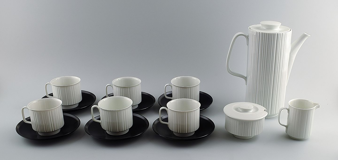  - Tapio Wirkkala for Rosenthal Studio-line Porcelaine  noire, 6 person coffee service in black and whit