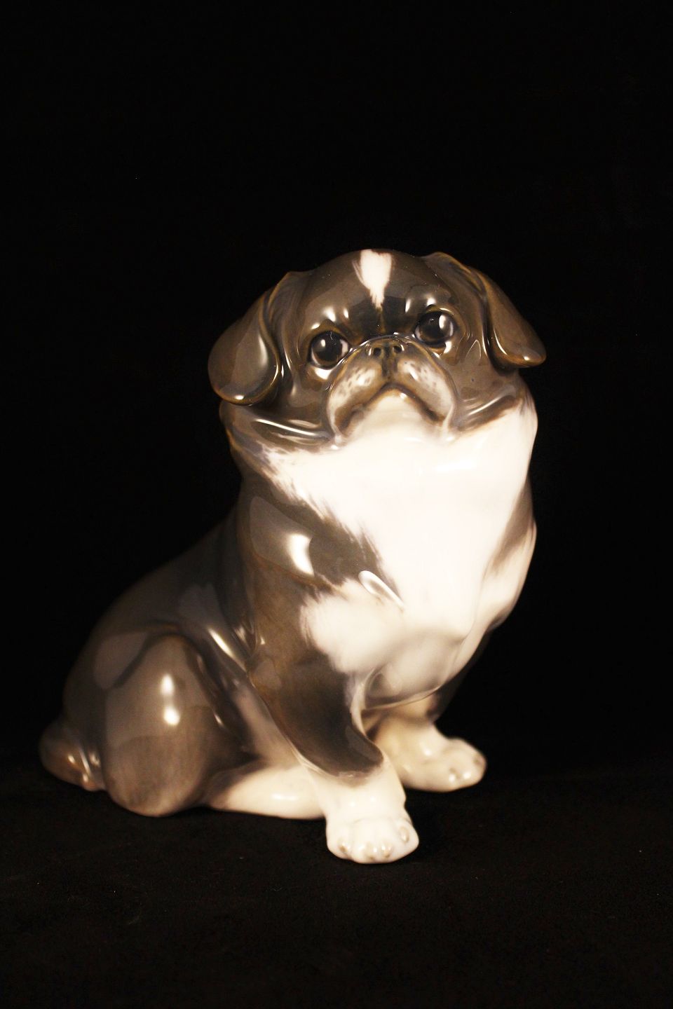 royal doulton pekingese dog