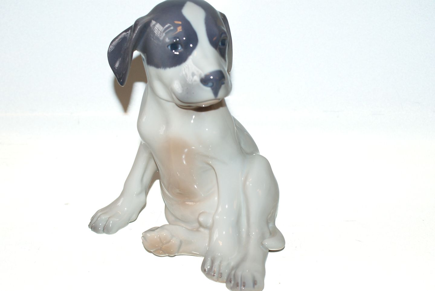 WorldAntique.net - Royal Copenhagen pointer puppy * No. 259th