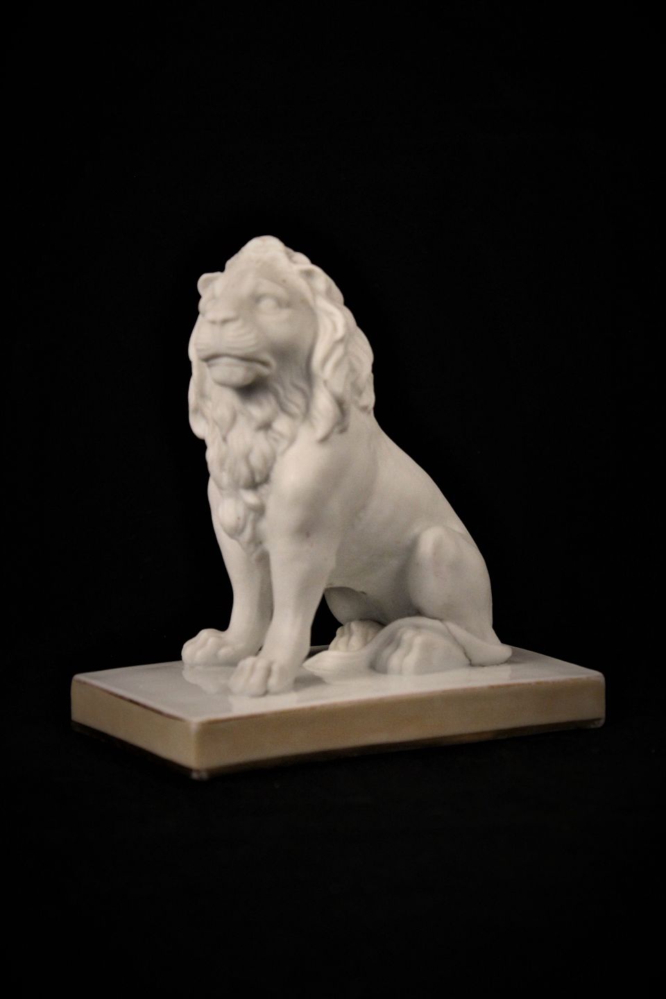 WorldAntique.net - Antique Bing & Grondahl, B&G lion in porcelain ...