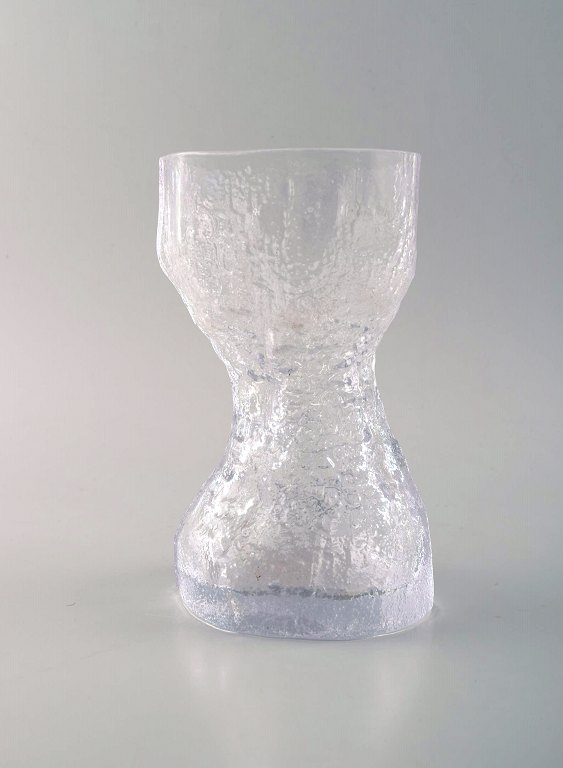 Hill & Co. Glass vase in Scandinavian style. Late 20th century.
