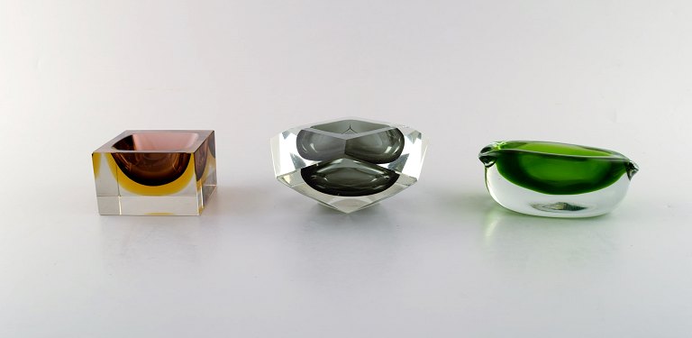 Collection of 3 "Sommerso" Murano bowls in mouth blown art glass, 1960