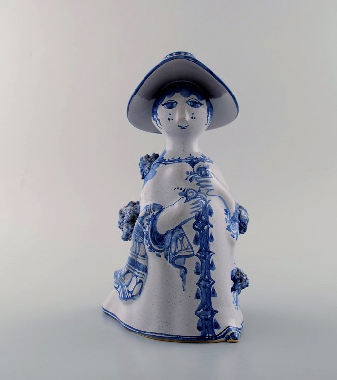 Bjørn Wiinblad unique ceramic figure. Aunt. Model M14.

