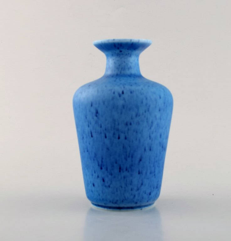Gunnar Nylund for Rörstrand. Vase in glazed ceramics. Beautiful glaze in blue 
shades. 1950