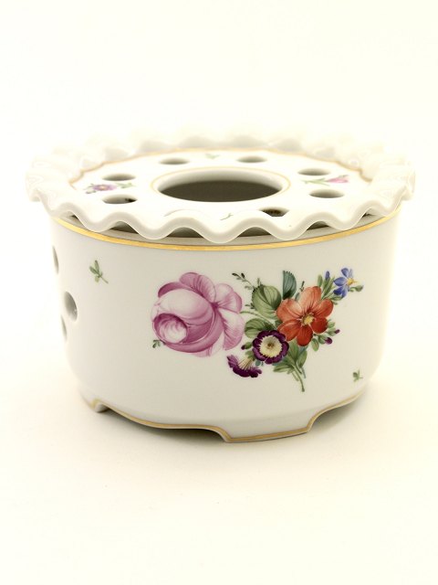 Royal Copenhagen Saxon flower heater 493/9787