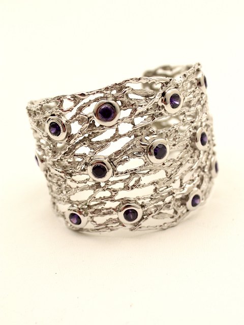 Sterling silver bracelet  with amethysts