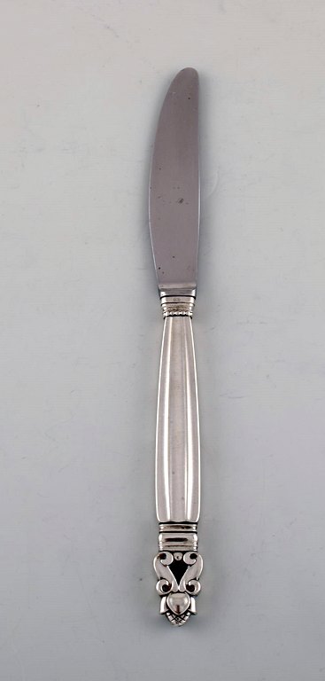 Georg Jensen "Konge" middagskniv i sterlingsølv og rustfrit stål. To stk på 
lager.  
