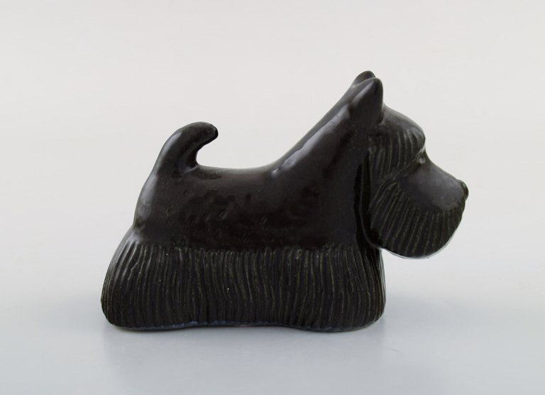Lisa Larson for K-Studion/Gustavsberg. Skotsk terrier i glaseret keramik. Sent 
1900-tallet.
