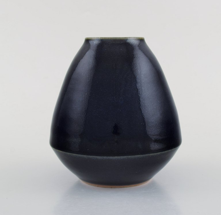 Jean-David Bosshard (b. 1949), Switzerland. Unique vase in glazed ceramic. 
Beautiful glaze. 1980