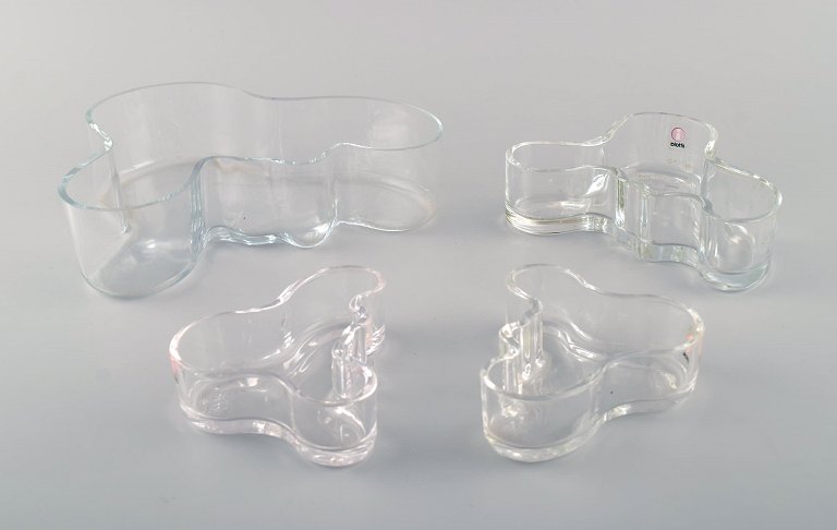 Alvar Aalto for Iittala. Four bowls in clear art glass. High quality, late 20th 
century.
