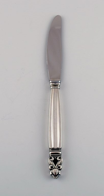 Georg Jensen Konge middagskniv i sterlingsølv og rustfrit stål.
