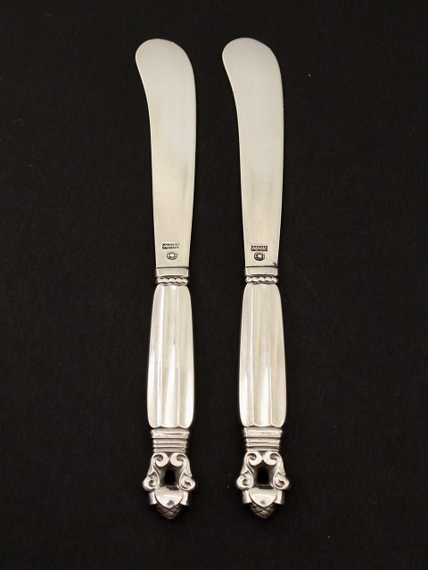 Acorn butter knives