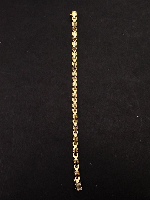 18 carat gold bracelet