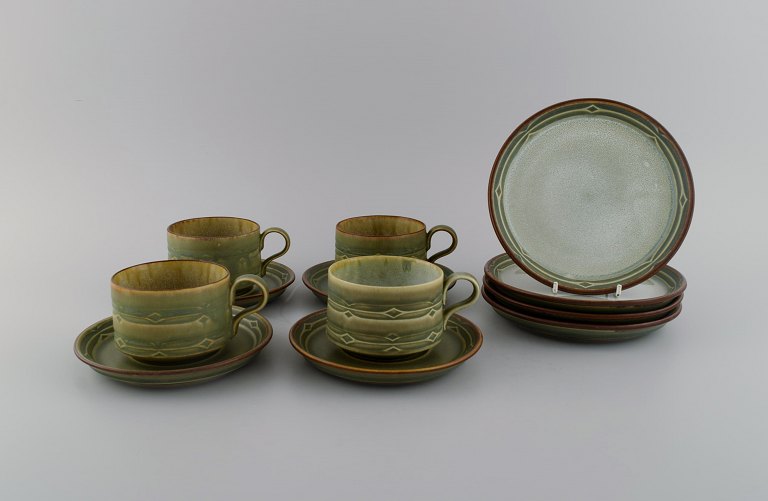 Jens H. Quistgaard (1919-2008) for Bing & Grøndahl. Rune coffee service in 
glazed stoneware for four people. 1960s / 70s.
