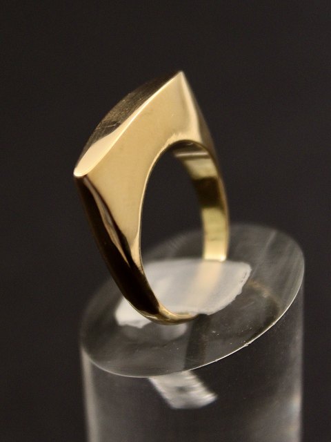 14 carat gold ring